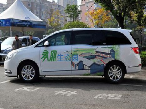 金堂户外车贴喷绘如何保持效果?